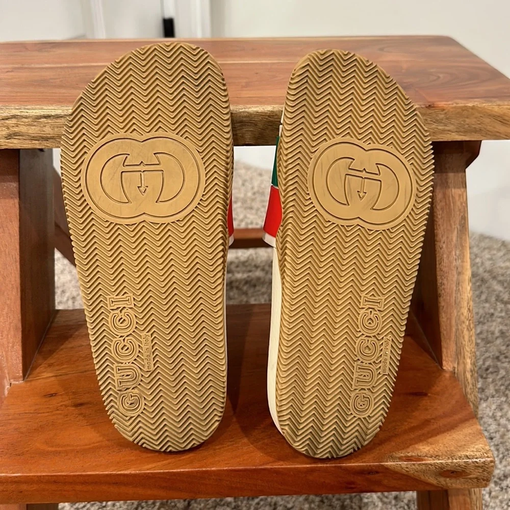Authentic Gucci Interlocking G slide sandal - Picture 8 of 8